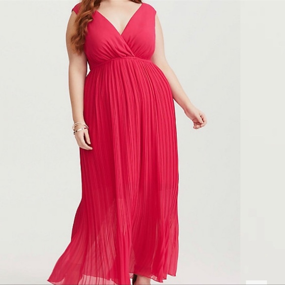 torrid Dresses & Skirts - Torrid maxi dress with pleats, fuchsia pink, empire waist, surplice front, sz 18